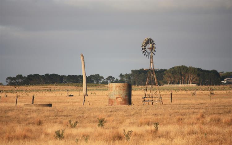 australian-farm.jpg